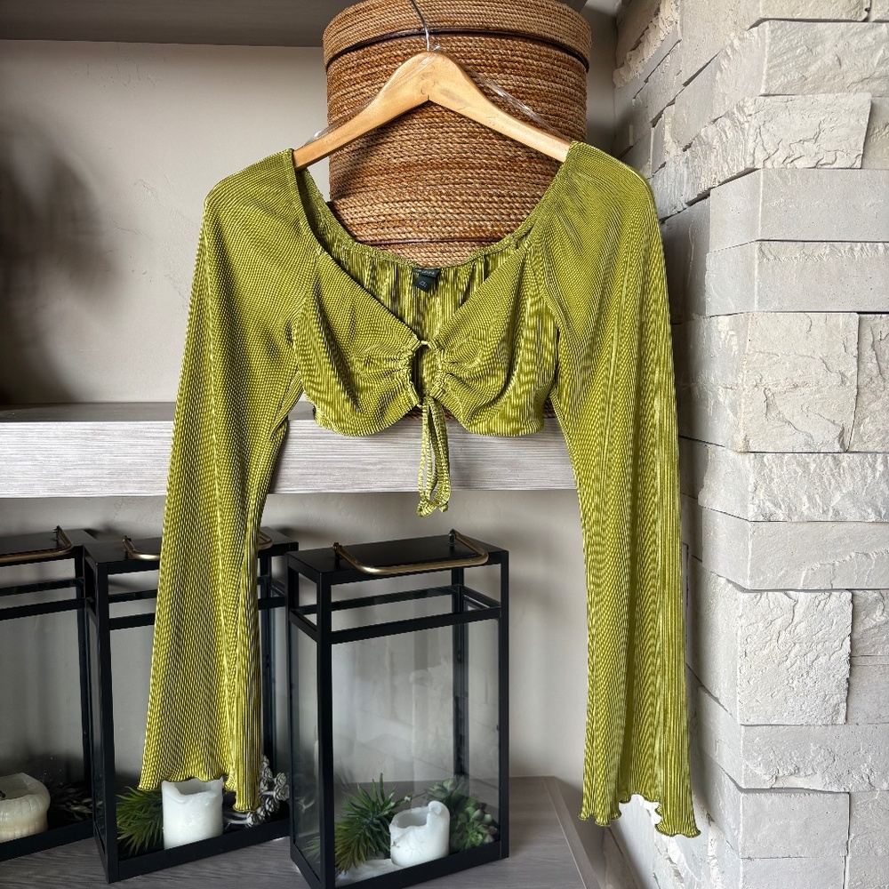 Gypsy "look" midriff w/big sleeves